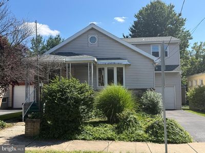 1308 E Caracas Ave