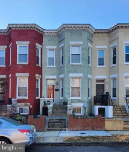 29 R St NE
