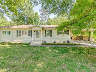 872 Warren Rd NE