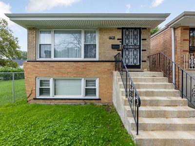 Property at 1402 E 76th St, Chicago, IL