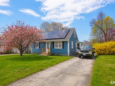 86 Crestwood Avenue
