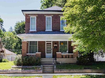 120 S 11th St