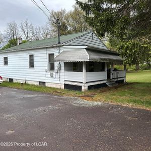 162 E County Rd