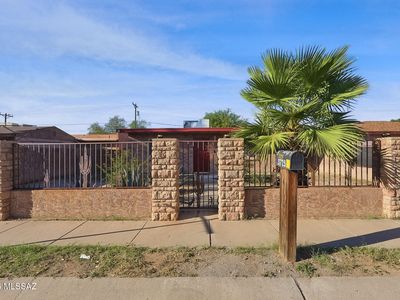 3725 E Shepherd Pl