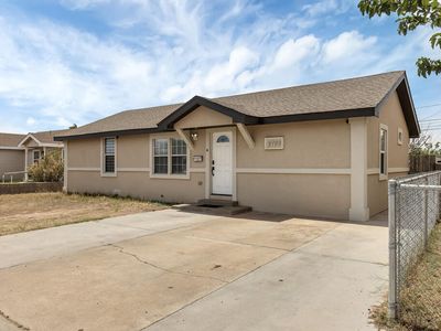 2733 N Dixie Blvd
