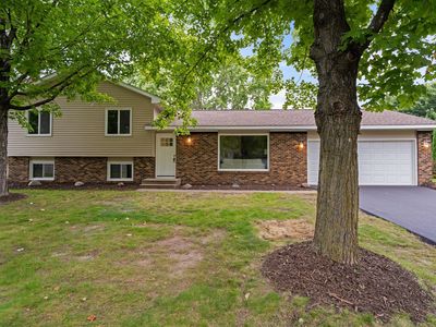 10652 Lancaster Ln N