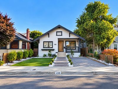 546 Coe Ave