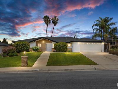 3600 Christmas Tree Ln