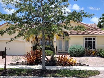 659 Verona Pl