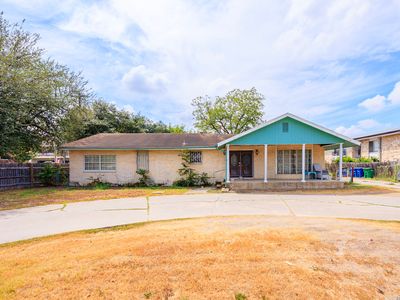 122 W Formosa