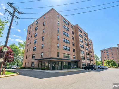 2352 Linwood Ave APT 6C