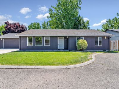 3452 Lazy Ln