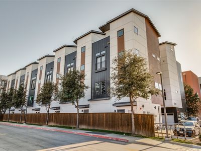 4208 Live Oak St #206