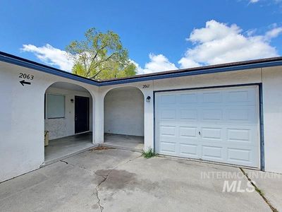 2061/2063 S Colorado Ave