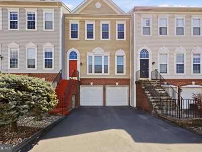 825 W Boxborough Dr