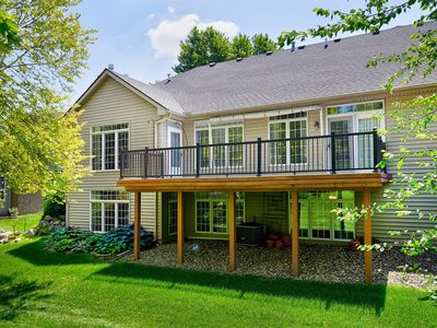 5961 Dakota Dr