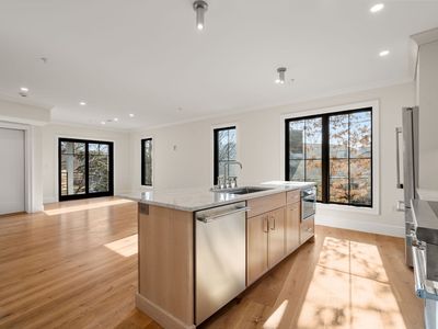 34 Vinton St #1