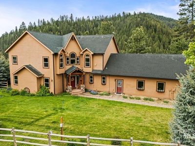 66 Falcon Dr