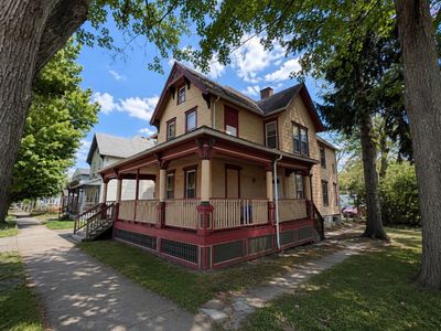 128 Hawley St