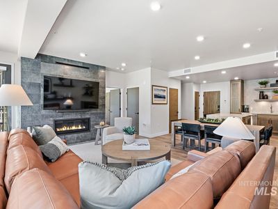 740 Village Dr UNIT 205