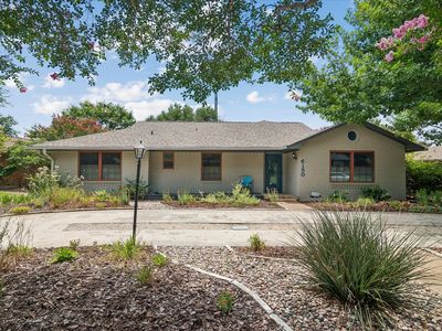 6150 Berwyn Ln