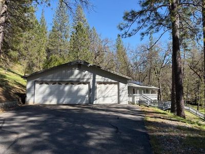 Property at 6098 Quartz Mine Rd, Mountain Ranch, CA