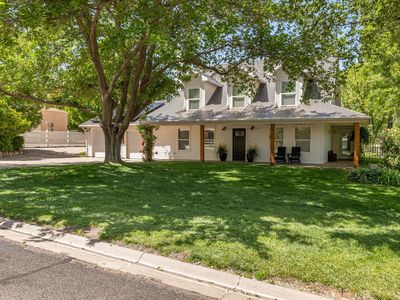 246 W Mountain Charm Rd