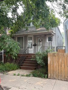 4149 W Fullerton Ave