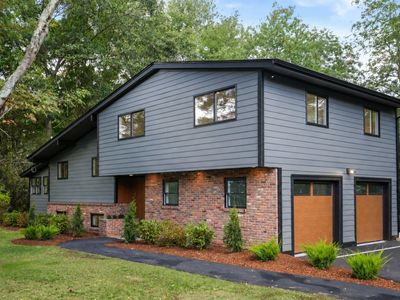 225 W Plain St