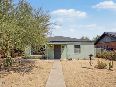 1106 E PALM Lane