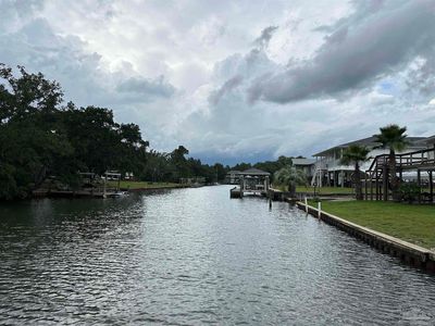 2633 Bayshore Pkwy