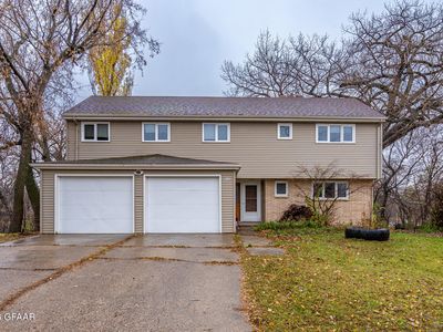 605 N Summit Ave