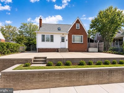 607 University Blvd E