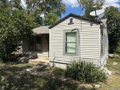 1935 LAMAR ST