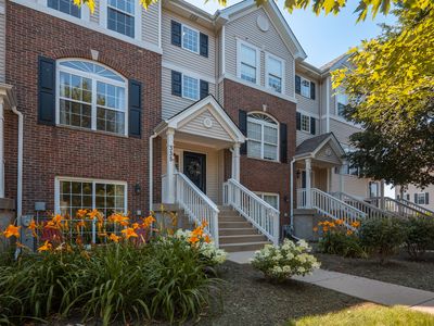335 Lakeshore Dr