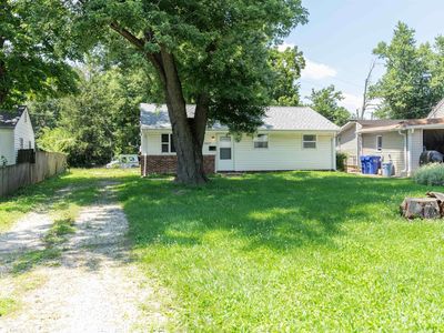 3827 N Saint Joseph Ct
