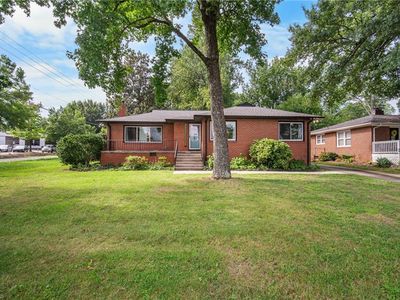 601 Quaker Ln