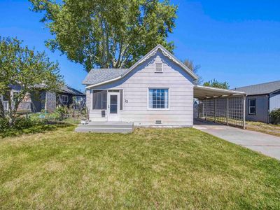 25 E 3rd Ave