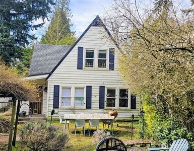 10741 Palatine Avenue N