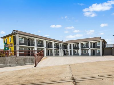 219 Greensboro Ave #1105