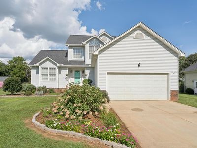 3812 Longmeadow Dr