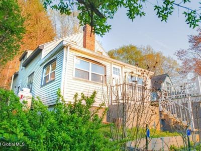 32 Lake Shore Circle Drive