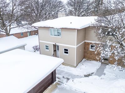 2122 Bicentennial Dr