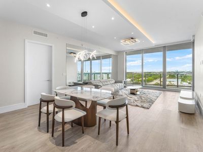 220 Lake Shore Drive #917
