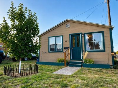 Property at 1809 Ivy St, Miles City, MT