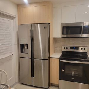 Property at 610 NE 12th Ave APT 304, Hallandale Beach, FL