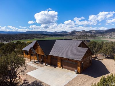 1045 S Pinyon Pine Dr