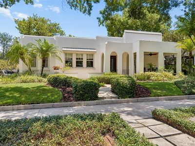 800 S Packwood Ave