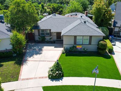 6110 Shoshone Ave