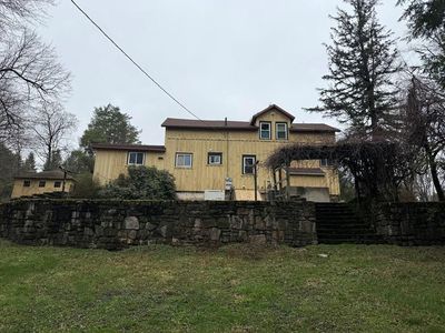 38 Hillside Ln